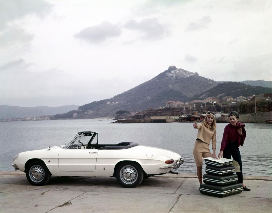  Alfa Romeo Spider 1600 Duetto (105) 1966 года  (фото 16 из 41)